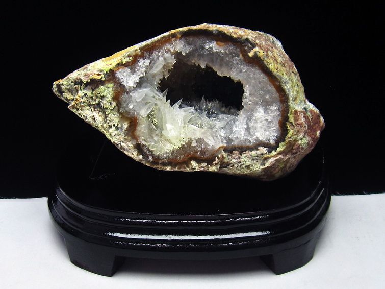 2.7Kg ブラジル産 アゲートドーム カルサイト共生[T640-1879] 1枚目