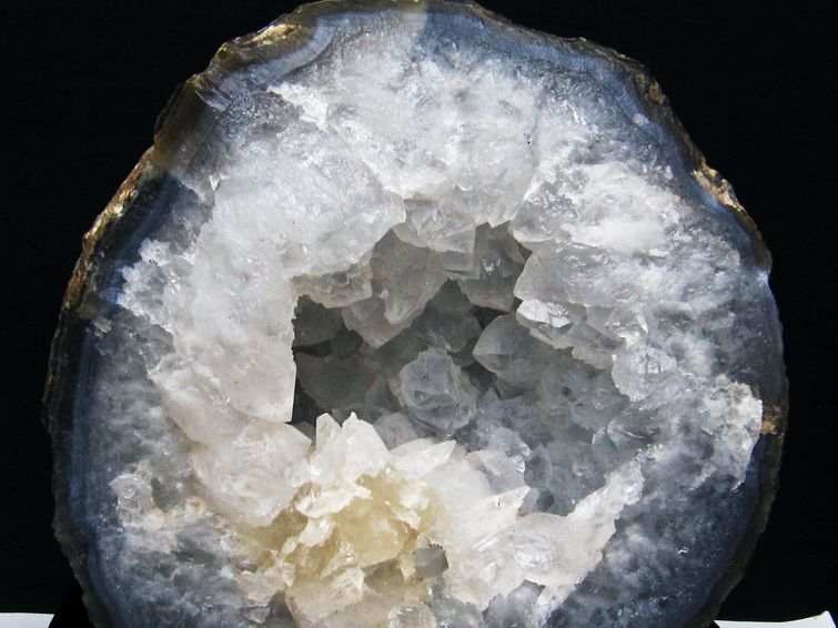 2Kg ウルグアイ産 アゲート水晶ドーム カルサイト共生[T640-2058] 2枚目