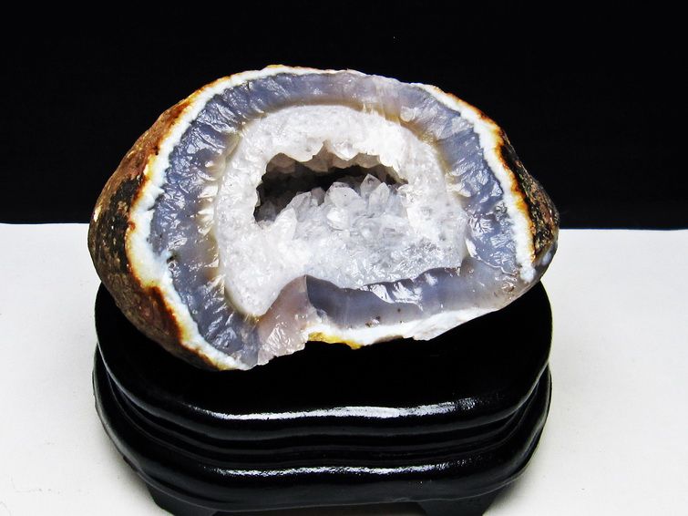 新品本物 ウルグアイ産 アゲート水晶ドーム 約6.5kg 置物