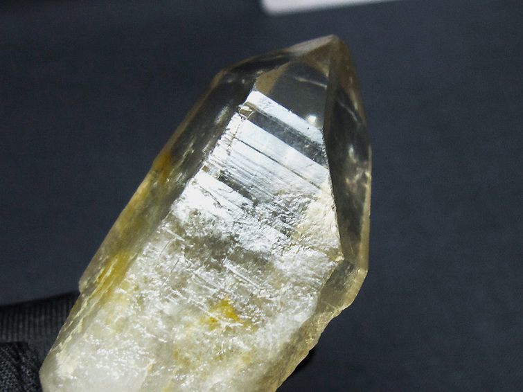 シトリン レムリアンシード水晶 原石 ミナスジェライス州コリント産 ※証明書付き[T641-2095] 3枚目