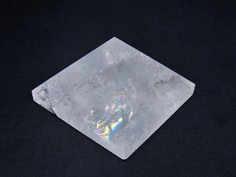 虹入り ヒマラヤ水晶ピラミッド[T648-3550] 2枚目