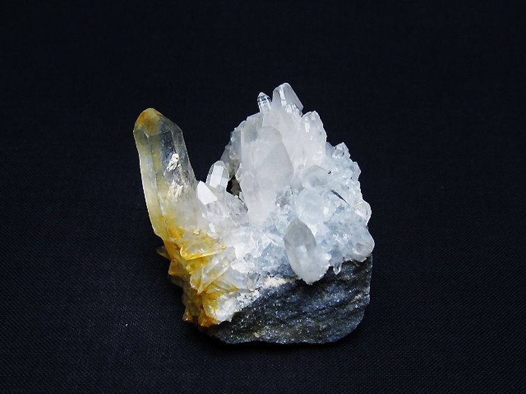 ヒマラヤ水晶クラスター [t661-9194] 1枚目