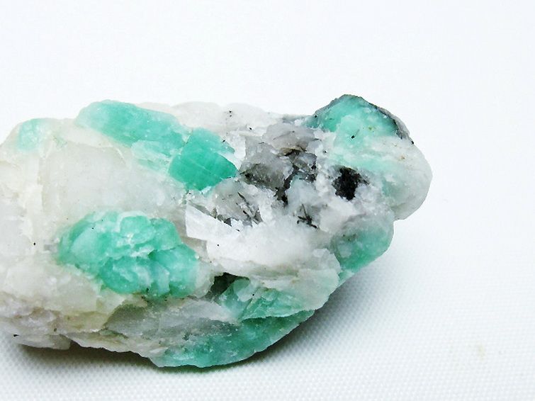 エメラルド 原石 [t672-1343] 2枚目