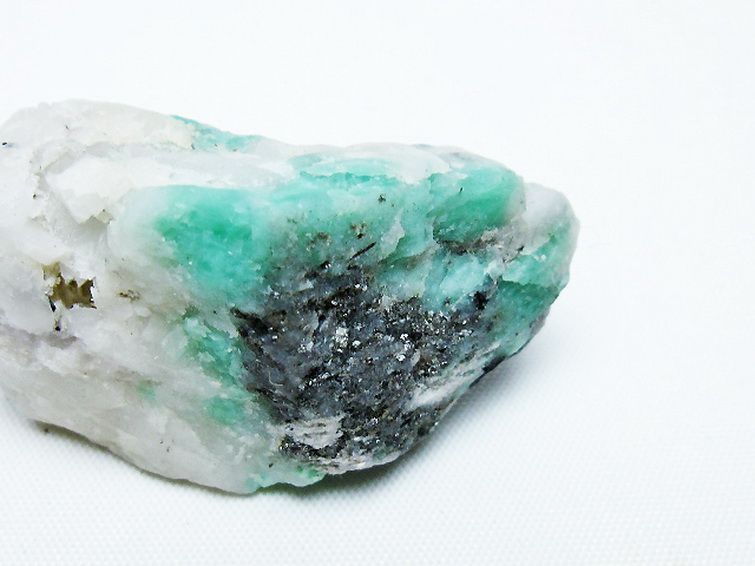 エメラルド 原石 [t672-1343] 3枚目