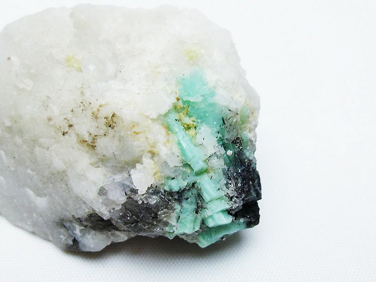 エメラルド 原石 [t672-1371] 3枚目