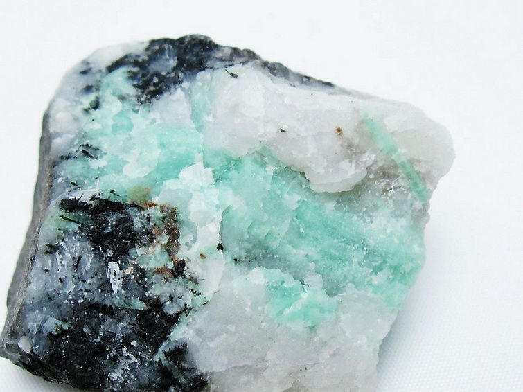 エメラルド 原石 [t672-1405] 3枚目