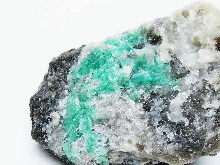 エメラルド 原石 [t672-1439] 2枚目