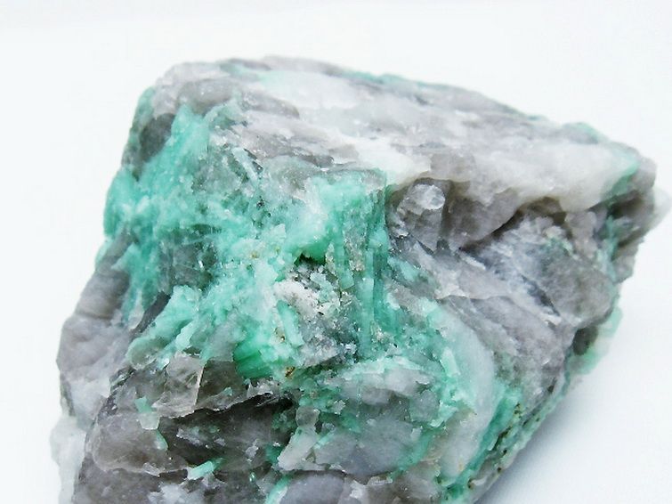 エメラルド 原石 [t672-1500] 2枚目