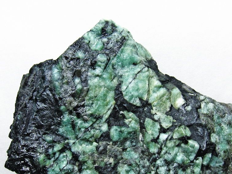 5.7Kg エメラルド 原石 [t672-1585] 2枚目