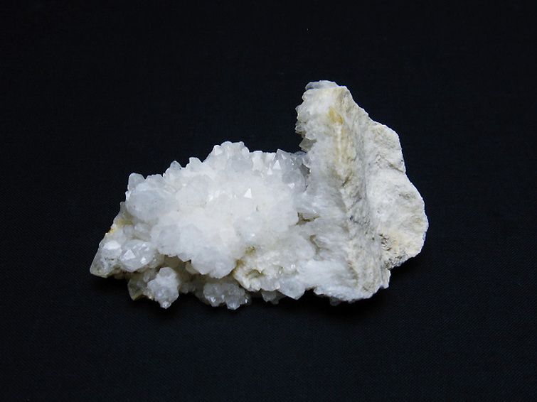 カテドラルライブラリー 水晶クラスター [t689-2346] 1枚目