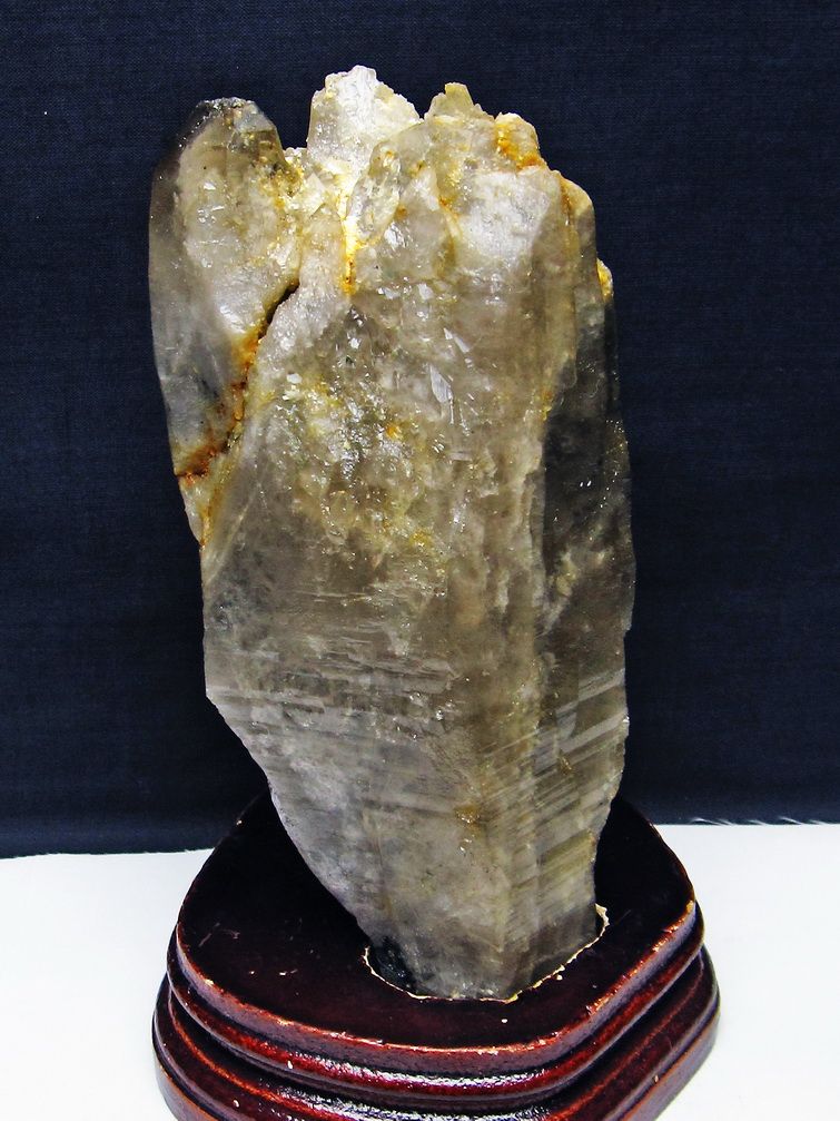 1.3Kg ライトニング水晶 原石[T695-7949] 1枚目