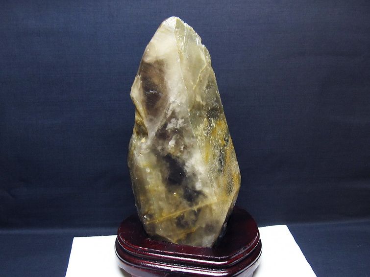 6.6Kg ライトニング水晶 原石[T695-7972] 1枚目