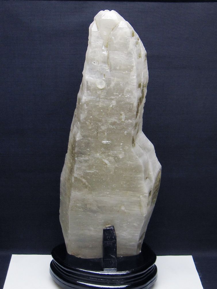 2.4Kg ヒマラヤ水晶 カテドラルライブラリー 原石 [t695-8160] 1枚目