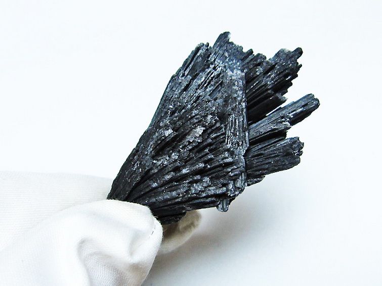 ブラック カイヤナイト 原石[T697-3859] 1枚目