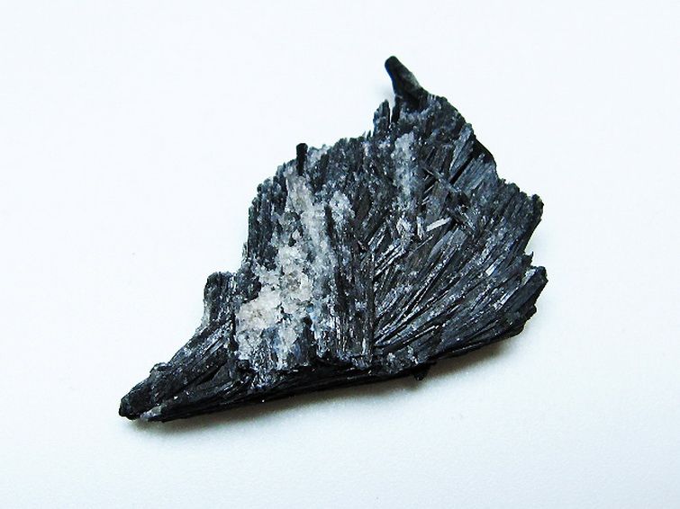 ブラック カイヤナイト 原石[T697-3868] 2枚目