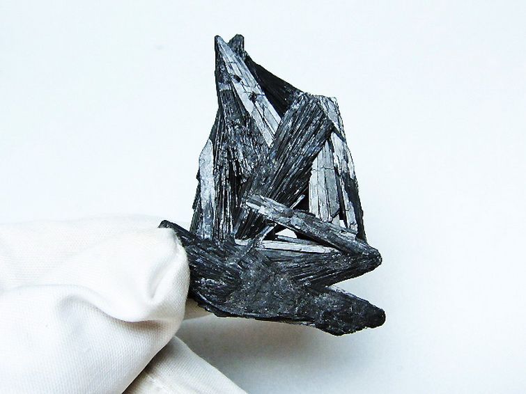 ブラック カイヤナイト 原石[T697-3879] 1枚目