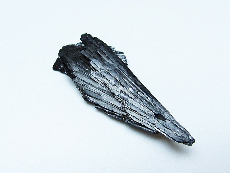 ブラック カイヤナイト 原石[T697-3888] 1枚目