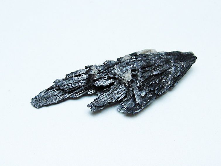 ブラック カイヤナイト 原石[T697-3905] 2枚目