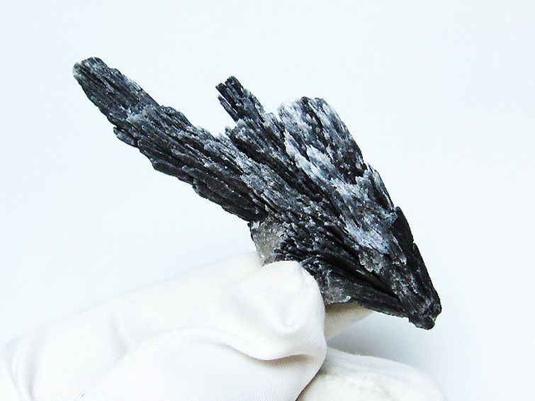 ブラック カイヤナイト 原石[T697-3905] 3枚目