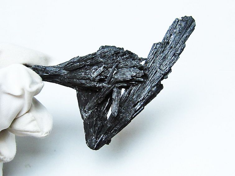 ブラック カイヤナイト 原石[T697-3950] 1枚目