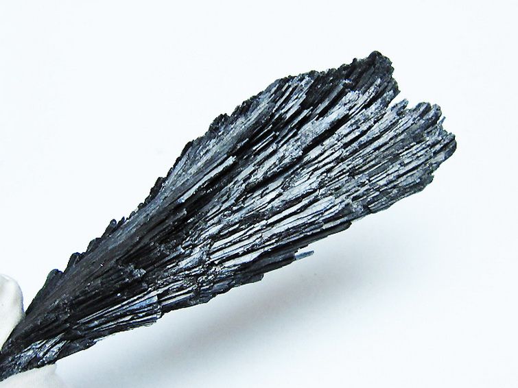 ブラック カイヤナイト 原石[T697-3957] 1枚目