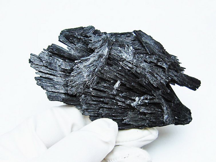 ブラック カイヤナイト 原石[T697-3959] 1枚目