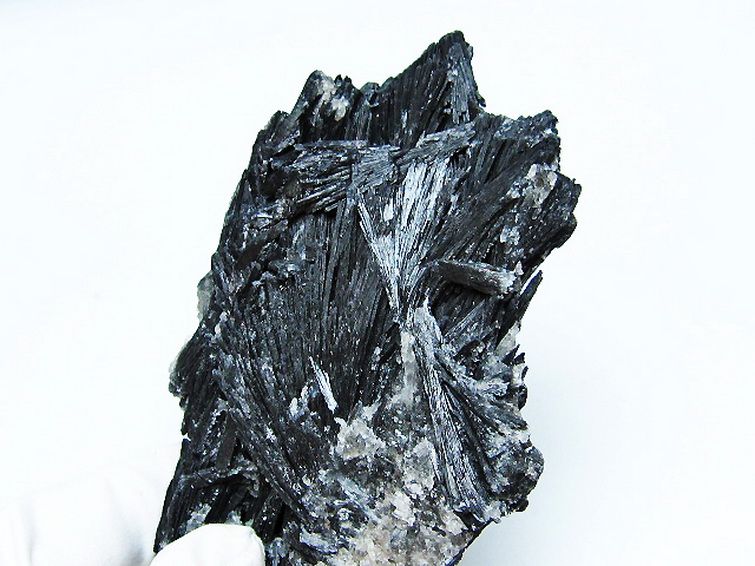 ブラック カイヤナイト 原石[T697-3961] 1枚目