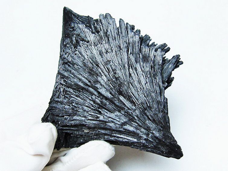 ブラック カイヤナイト 原石[T697-3963] 1枚目