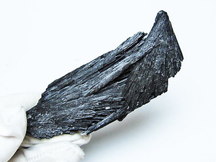 ブラック カイヤナイト 原石[T697-3968] 1枚目