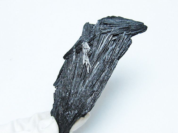 ブラック カイヤナイト 原石[T697-3968] 2枚目