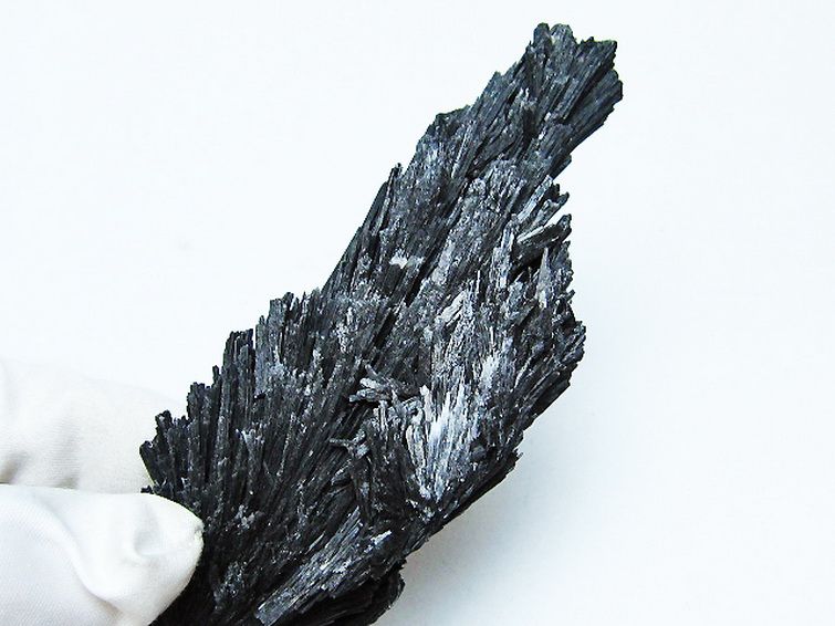 ブラック カイヤナイト 原石[T697-3982] 1枚目