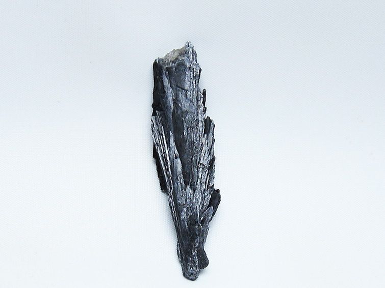 ブラック カイヤナイト 原石 [t697-4128] 3枚目