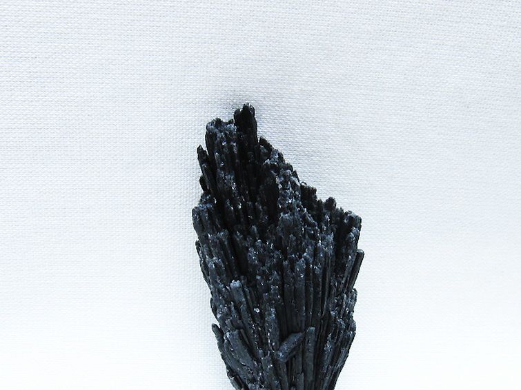 ブラック カイヤナイト 原石 [t697-4211] 2枚目