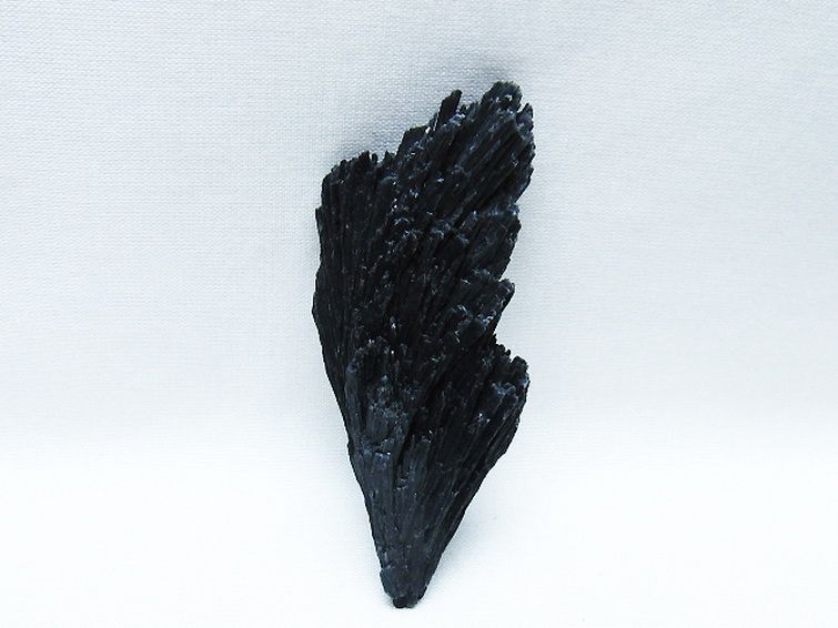 ブラック カイヤナイト 原石 [t697-4371] 3枚目