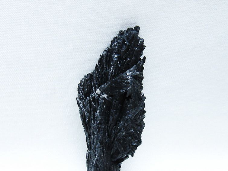 ブラック カイヤナイト 原石 [t697-4373] 2枚目