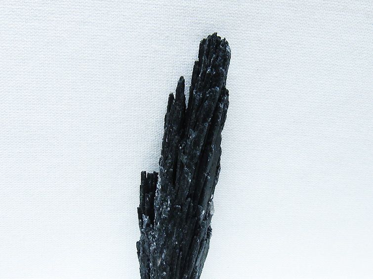 ブラック カイヤナイト 原石 [t697-4375] 2枚目