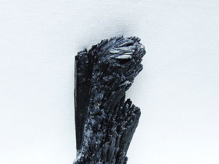 ブラック カイヤナイト 原石 [t697-4379] 2枚目