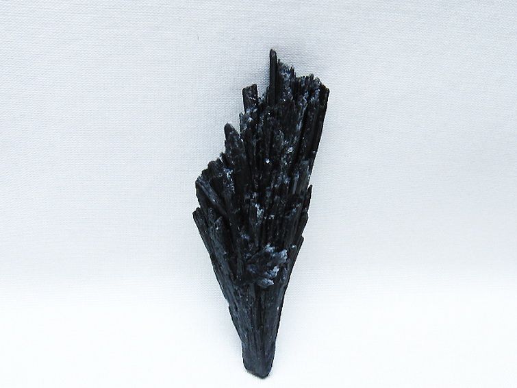 ブラック カイヤナイト 原石 [t697-4384] 3枚目