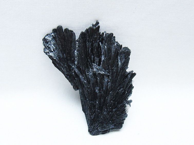 ブラック カイヤナイト 原石 [t697-4393] 1枚目