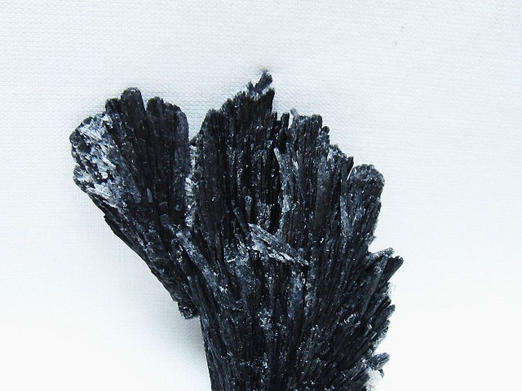 ブラック カイヤナイト 原石 [t697-4393] 2枚目