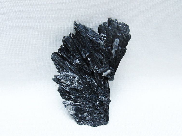 ブラック カイヤナイト 原石 [t697-4393] 3枚目