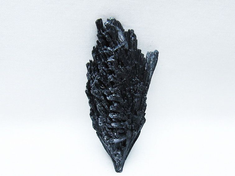 ブラック カイヤナイト 原石 [t697-4408] 1枚目