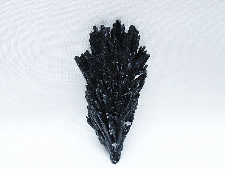 ブラック カイヤナイト 原石 [t697-4411] 1枚目