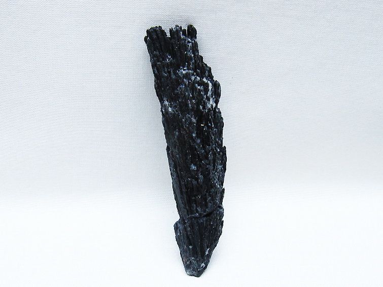 ブラック カイヤナイト 原石 [t697-4421] 3枚目