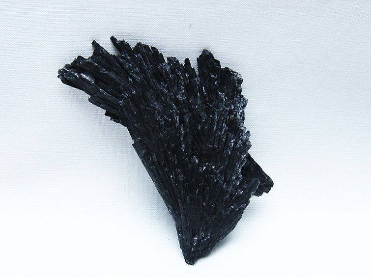 ブラック カイヤナイト 原石 [t697-4434] 3枚目