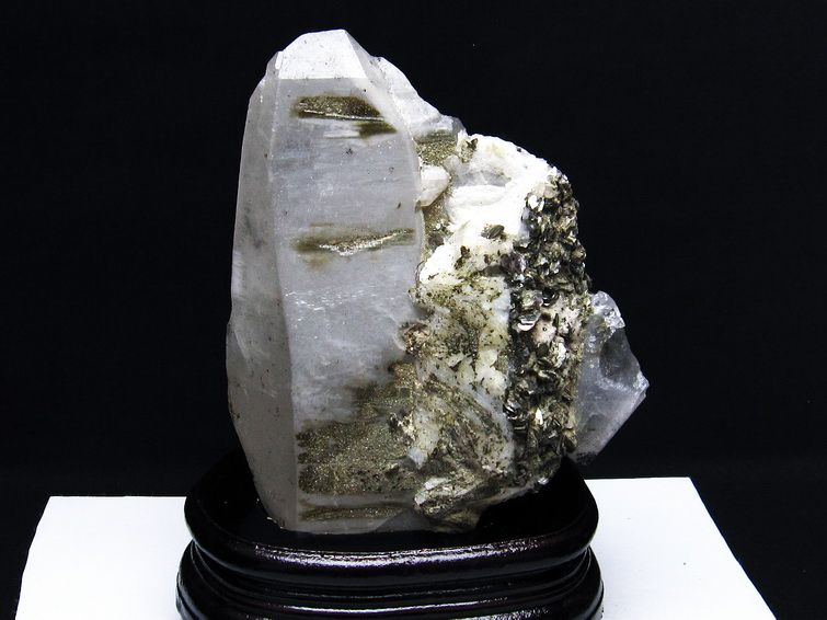 1Kg 雲母入り ヒマラヤ水晶 原石[T704-1046] 1枚目