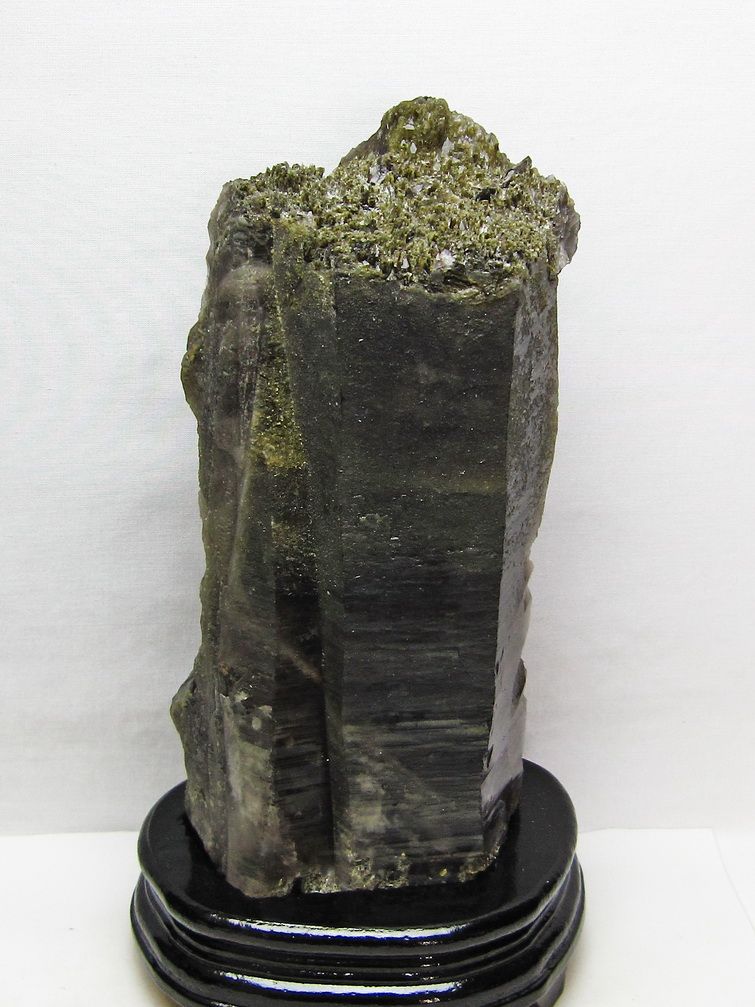 2.3Kg タイチンルチル入り ライトニング水晶 原石 [t704-1502] 1枚目