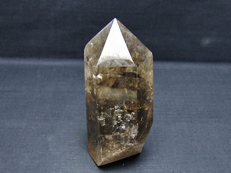 ライトニング水晶 六角柱 [t705-7678] 1枚目