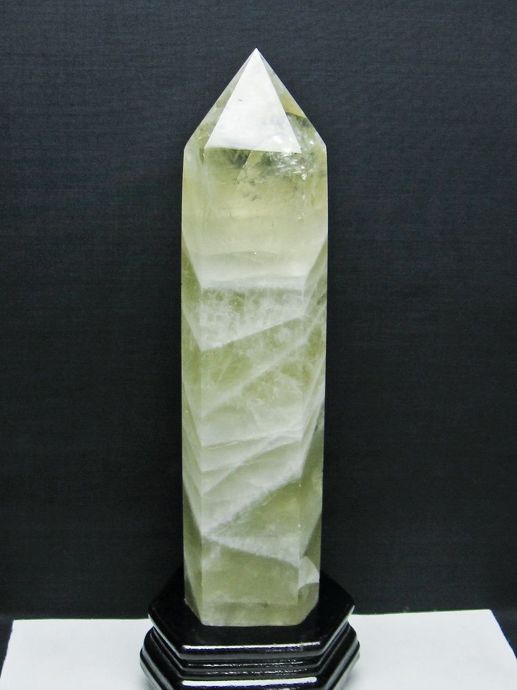 1.9Kg シトリン水晶 六角柱 [t719-5089] 1枚目