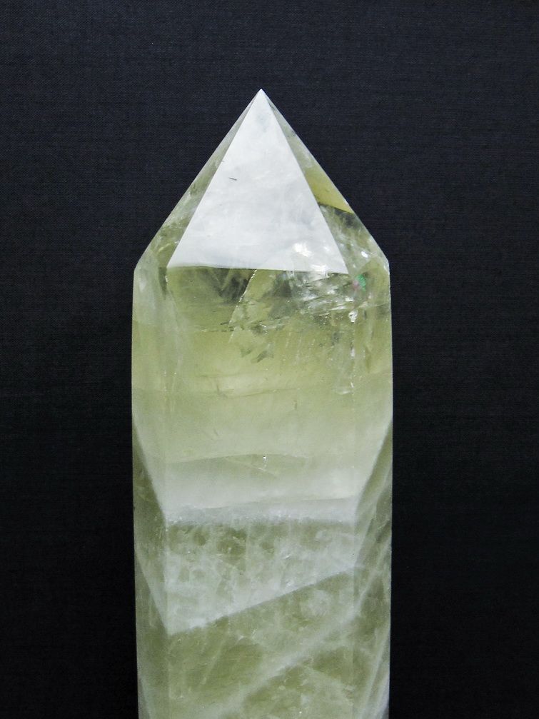 1.9Kg シトリン水晶 六角柱 [t719-5089] 2枚目